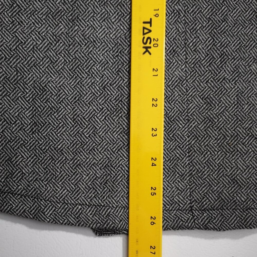 Cleo Petites Ladies Size 12 Black & Grey Herringbone Made in Canada A-line Skirt - Picture 11 of 11